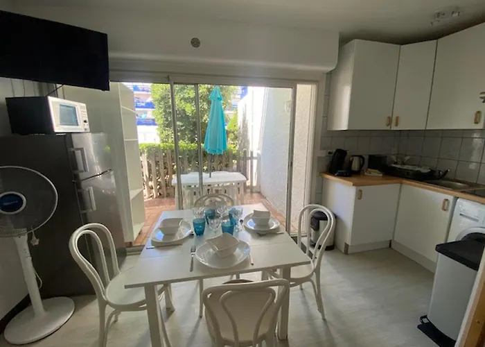 A Port : 4 Pers, Piscine, Front De Mer, Terrasse, Parking - Fr-1-798-9